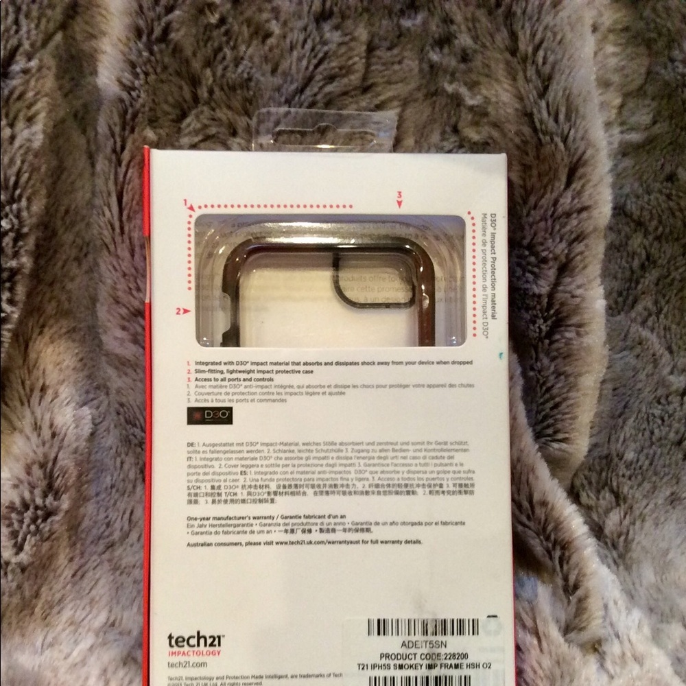 Tech21 phone case impact frame . - Picture 2 of 4